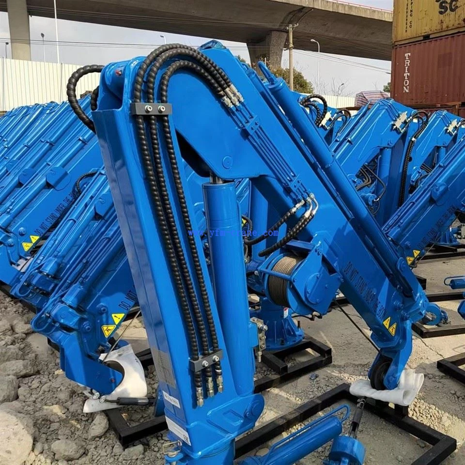 Small Marine Cranes