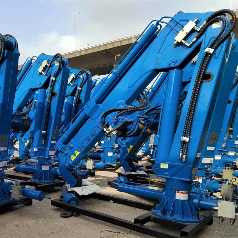 Small Marine Cranes
